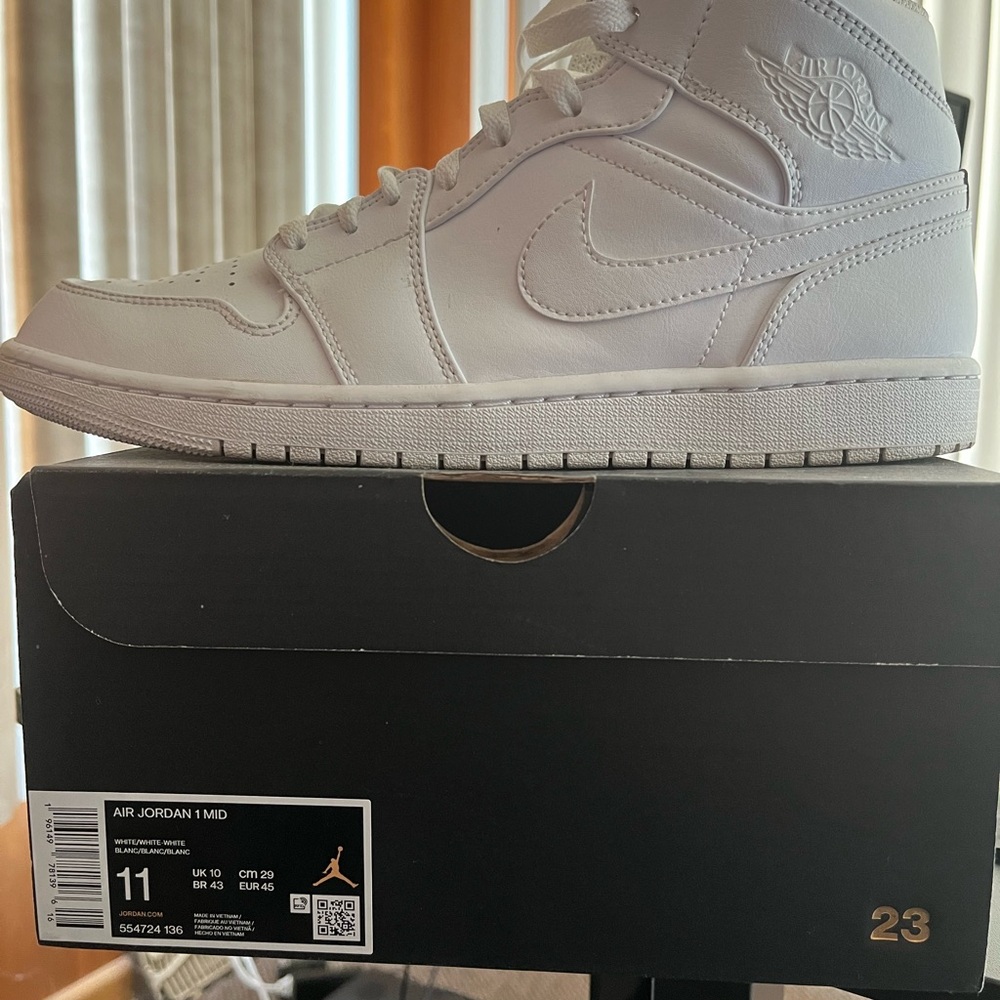 Air Jordan1 Mid Size 11 Men’s